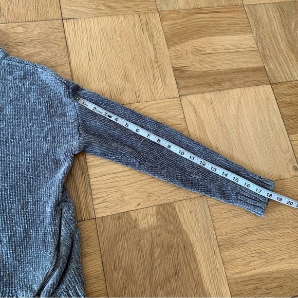 Lovers + Friends XS Delridge Chenille Sweater Zippers - Picture 8 of 8